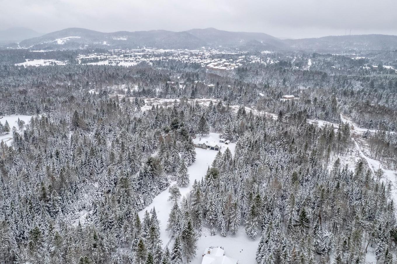 Overall view - 535 Rue Émond, Mont-Tremblant, QC - Outdoor With View