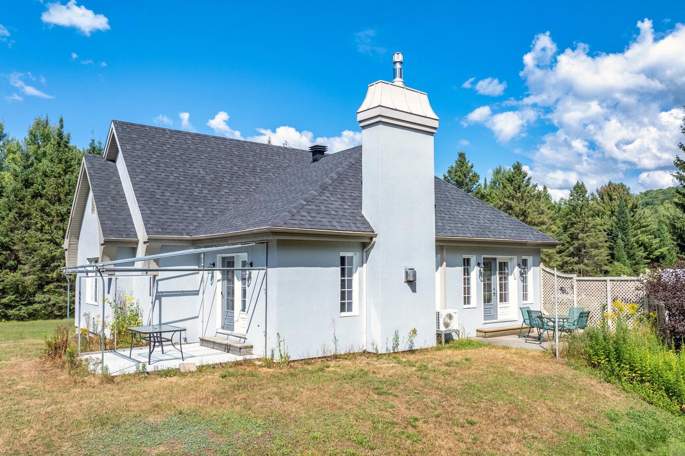 Backyard - 535 Rue Émond, Mont-Tremblant, QC - Outdoor