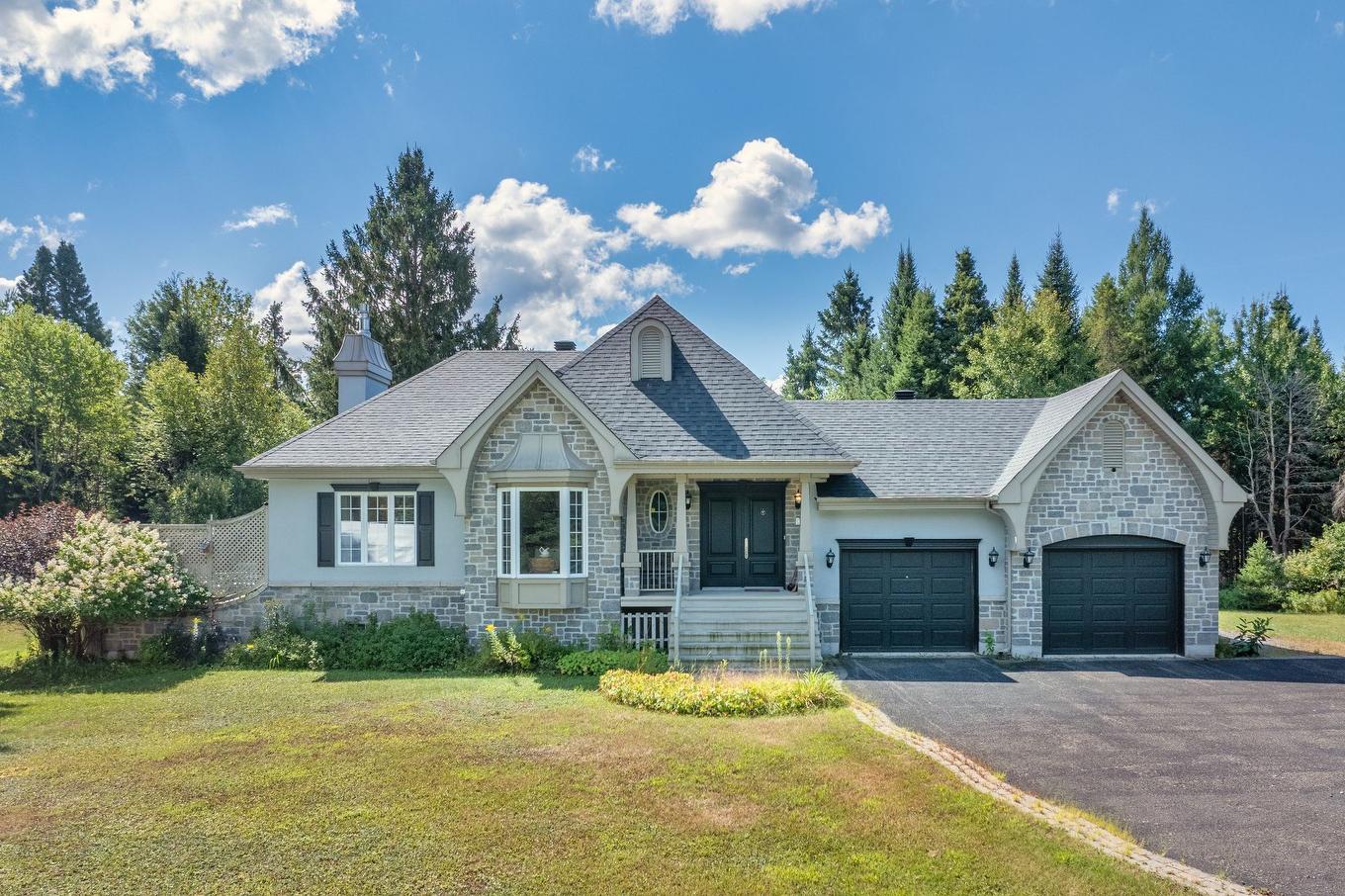 Frontage - 535 Rue Émond, Mont-Tremblant, QC - Outdoor With Facade