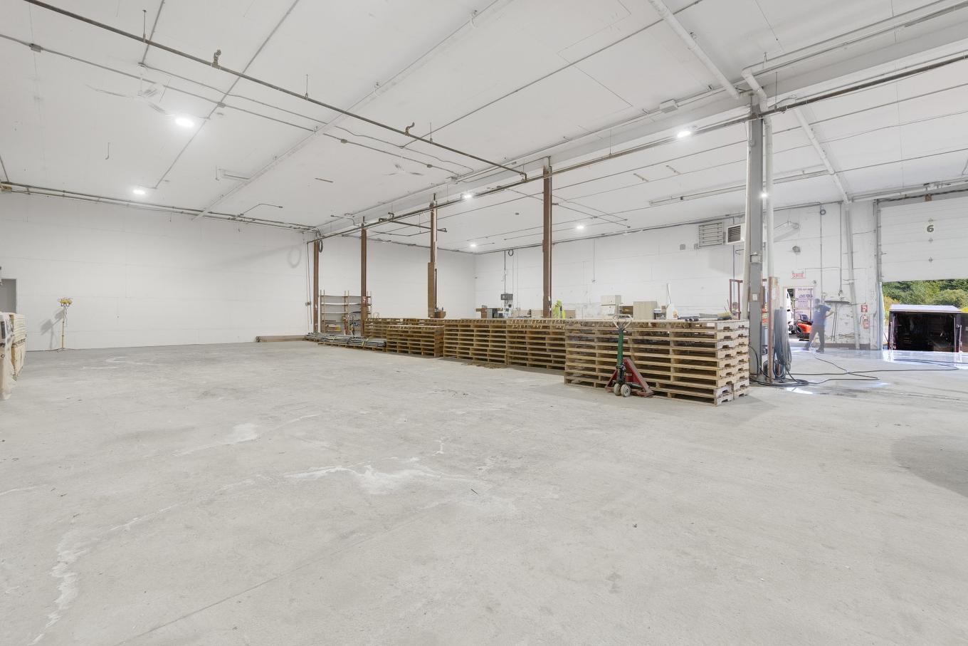 Interior - B-70 - 72 Rue Principale, Saint-François-Xavier-De-Brompton, QC - Indoor Photo Showing Garage