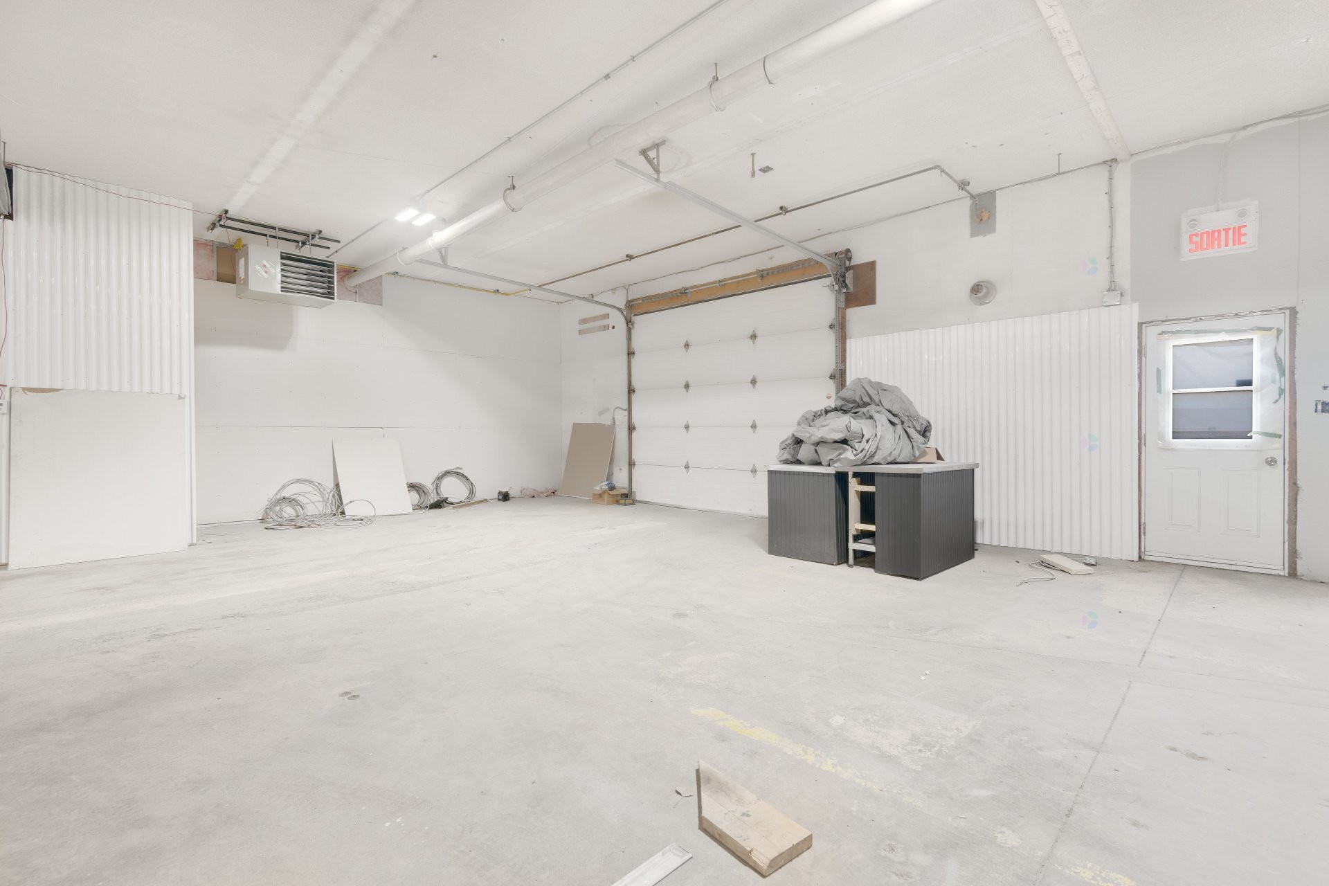 Intérieur - A-70 - 72 Rue Principale, Saint-François-Xavier-De-Brompton, QC - Indoor Photo Showing Garage