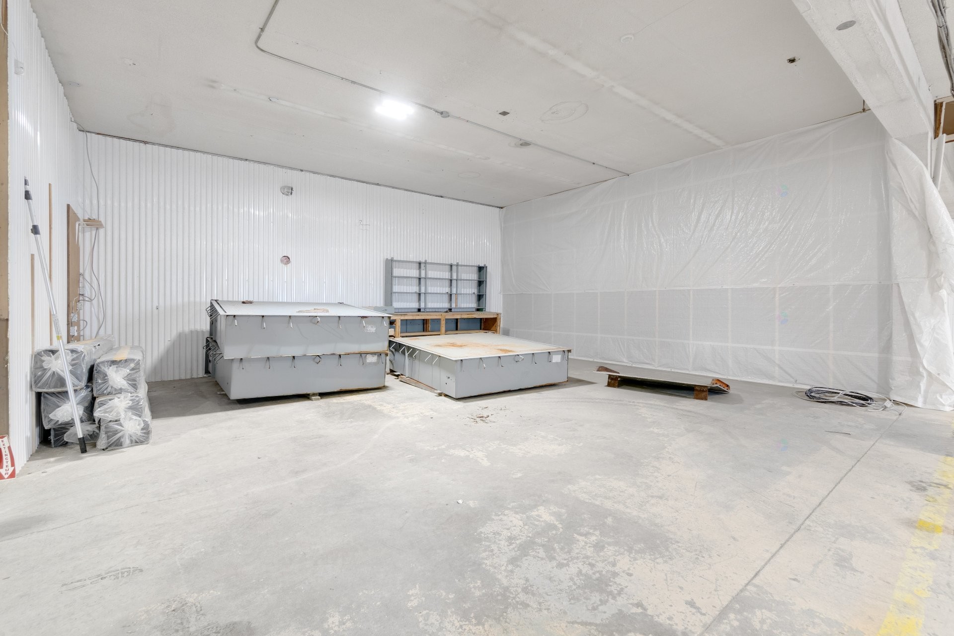 Intérieur - A-70 - 72 Rue Principale, Saint-François-Xavier-De-Brompton, QC - Indoor Photo Showing Garage