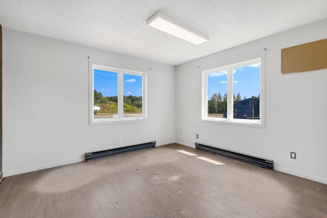 Interior - A-70 - 72 Rue Principale, Saint-François-Xavier-De-Brompton, QC - Indoor Photo Showing Other Room