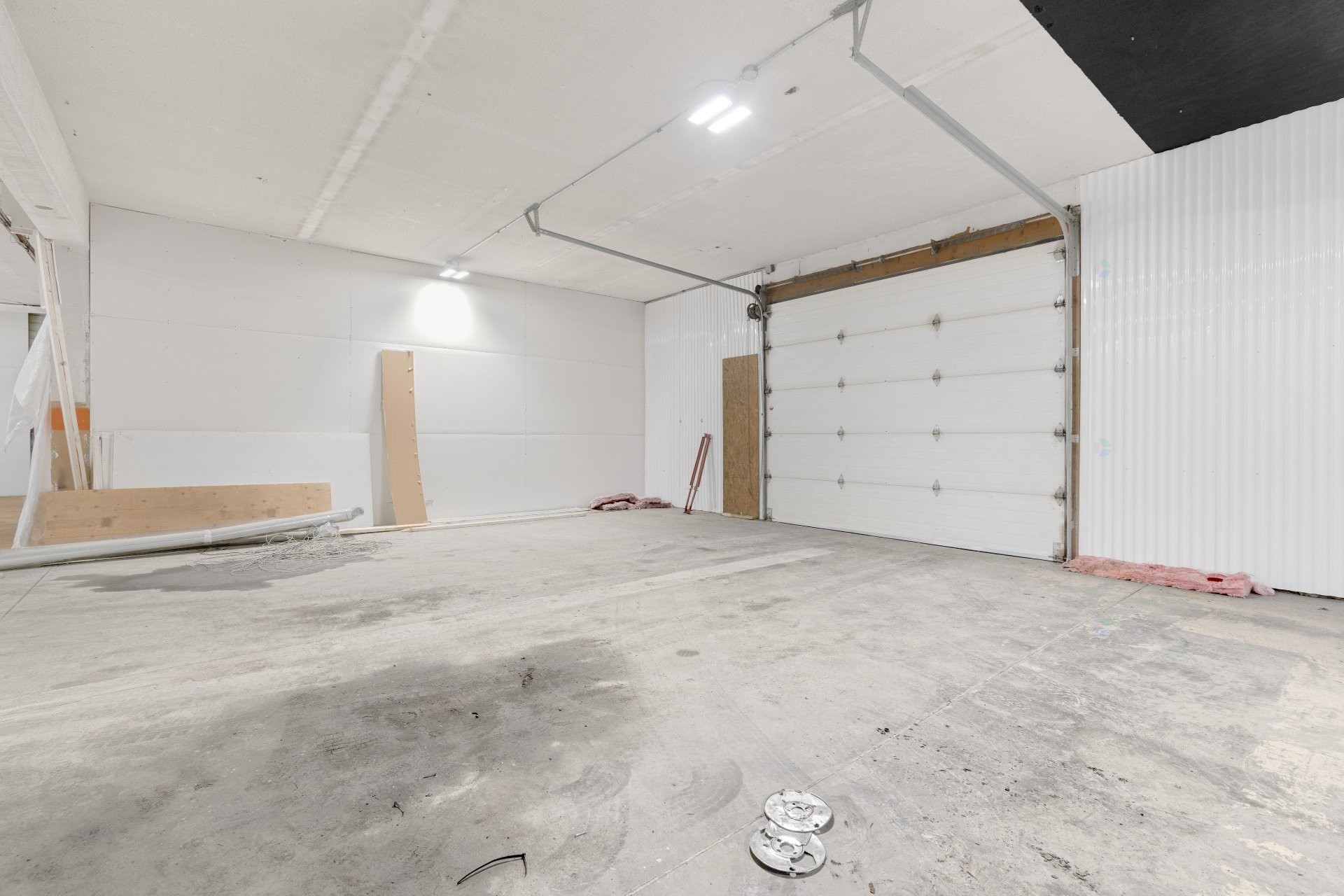 Intérieur - A-70 - 72 Rue Principale, Saint-François-Xavier-De-Brompton, QC - Indoor Photo Showing Garage