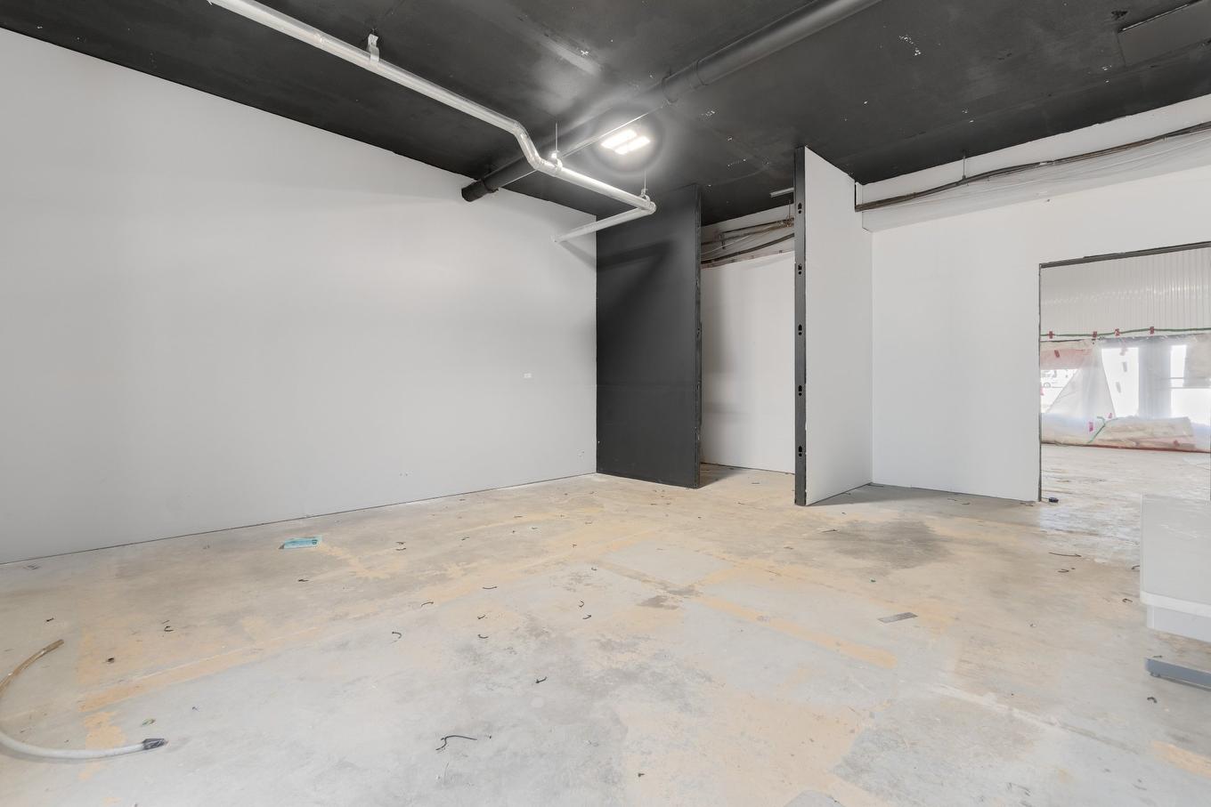 Interior - A-70 - 72 Rue Principale, Saint-François-Xavier-De-Brompton, QC - Indoor Photo Showing Garage