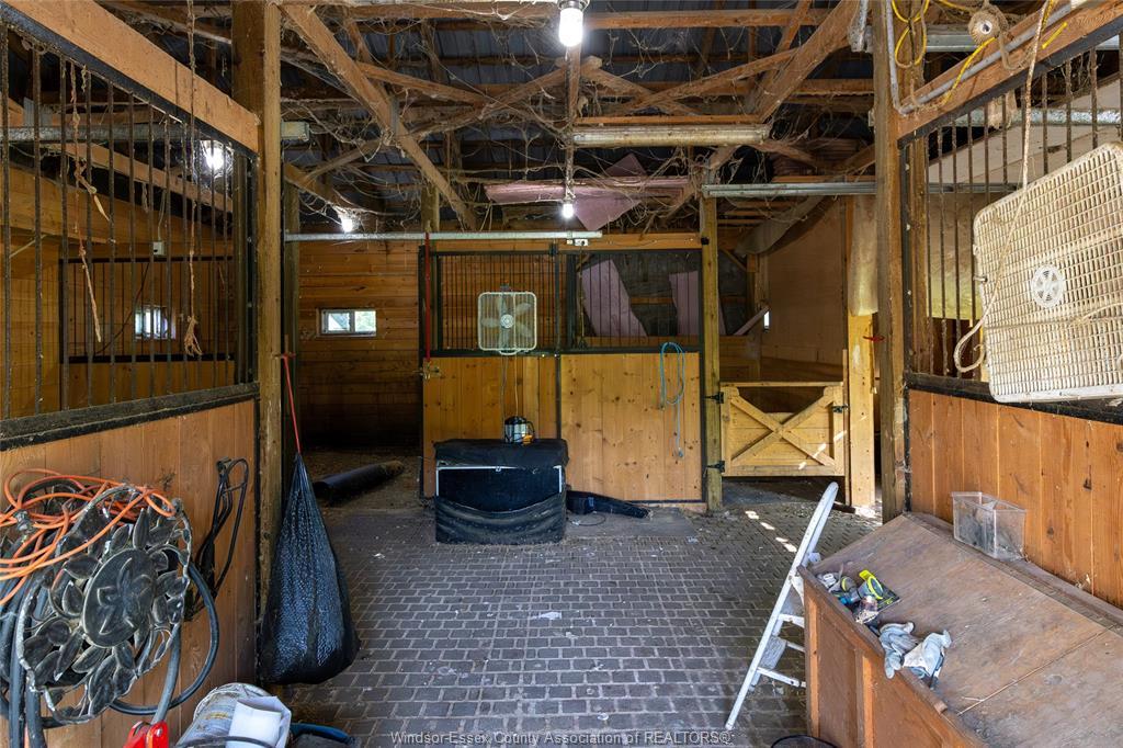 8510 Baseline, Windsor, ON