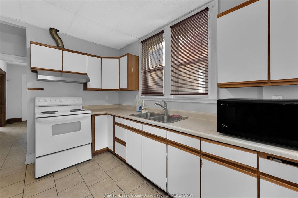 466 Rankin, Windsor, ON