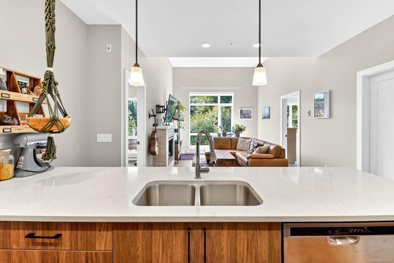 302-700 Yew Wood Rd, Tofino, BC - Indoor Photo Showing Kitchen With Double Sink