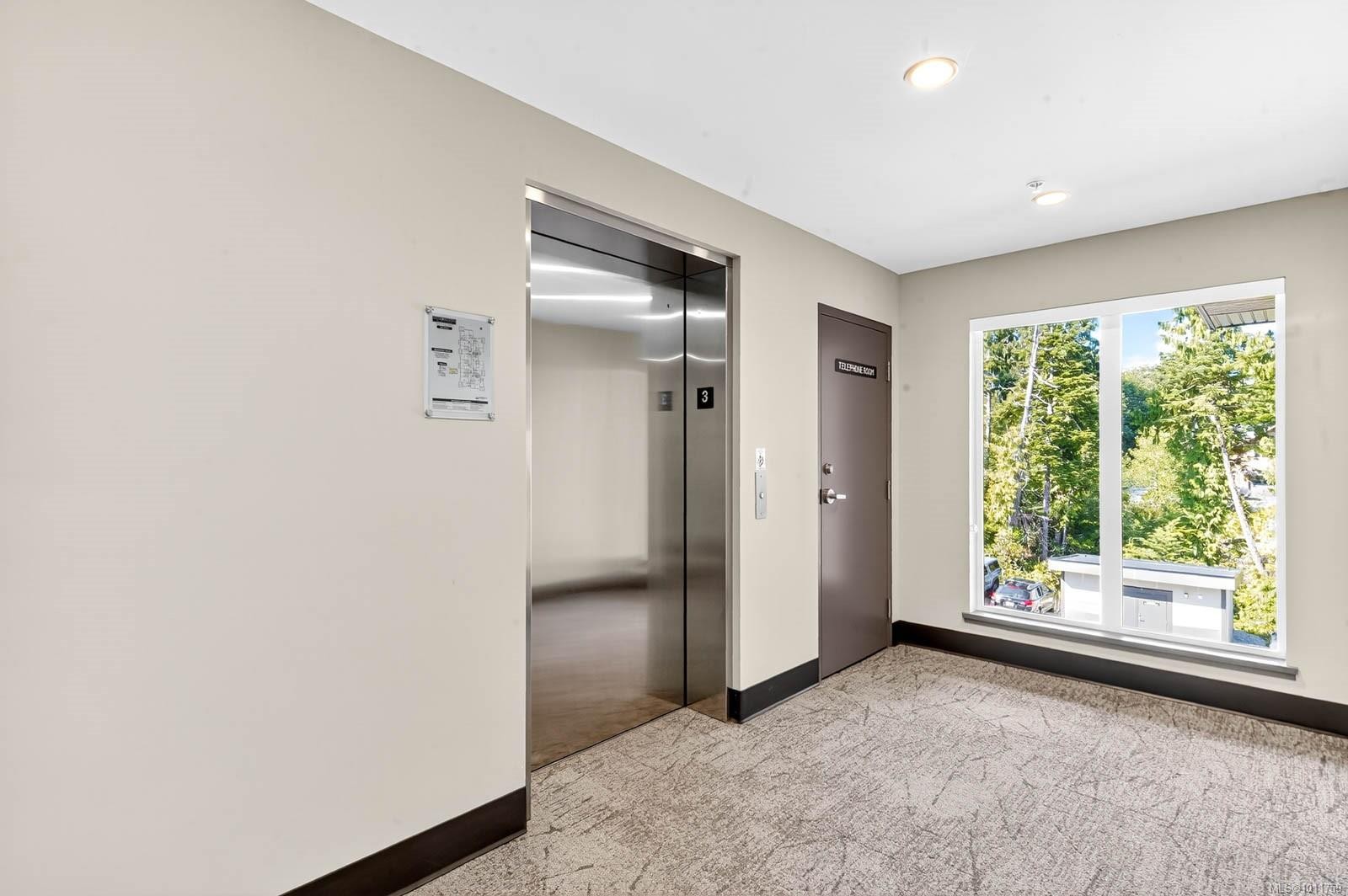 302-700 Yew Wood Rd, Tofino, BC - Indoor Photo Showing Other Room