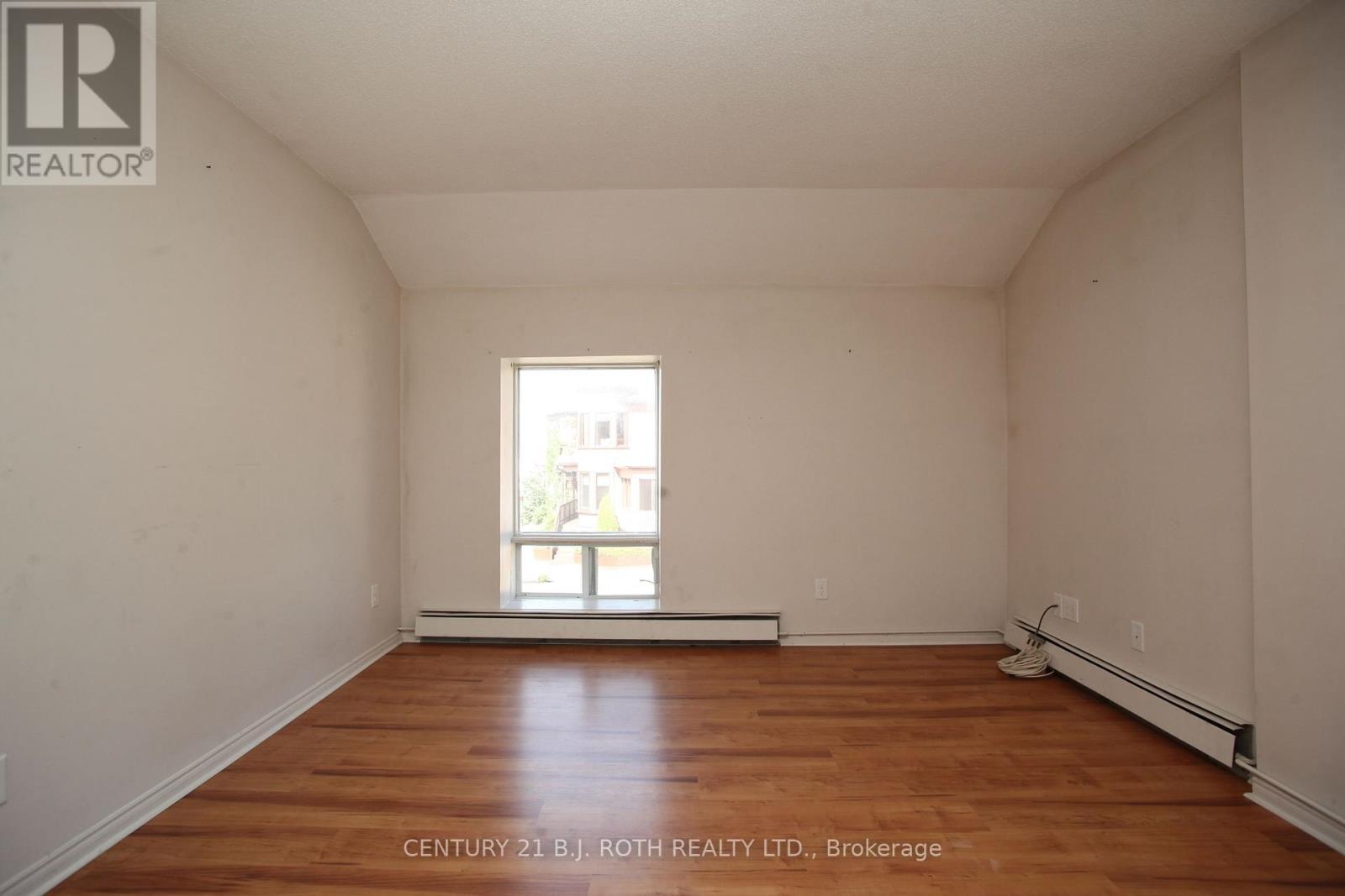 194 Dunlop Street E, Barrie, ON - Indoor Photo Showing Other Room