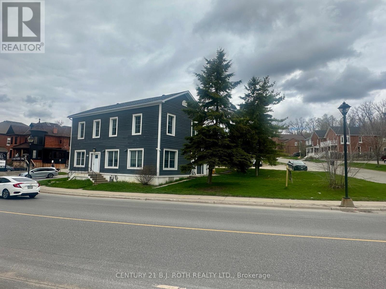 194 Dunlop Street E, Barrie, ON - Outdoor With Facade