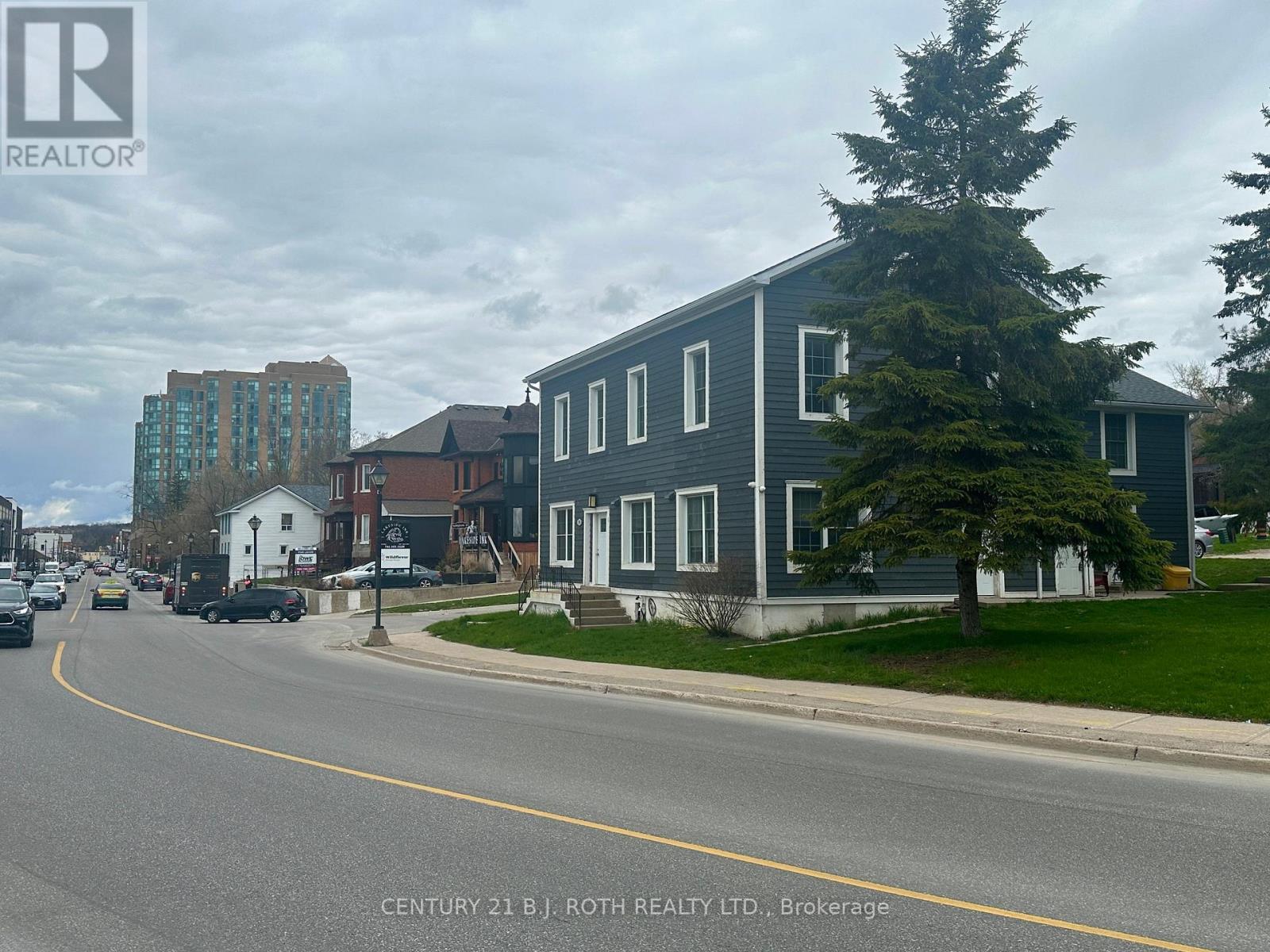 194 Dunlop Street E, Barrie, ON - Outdoor With Facade