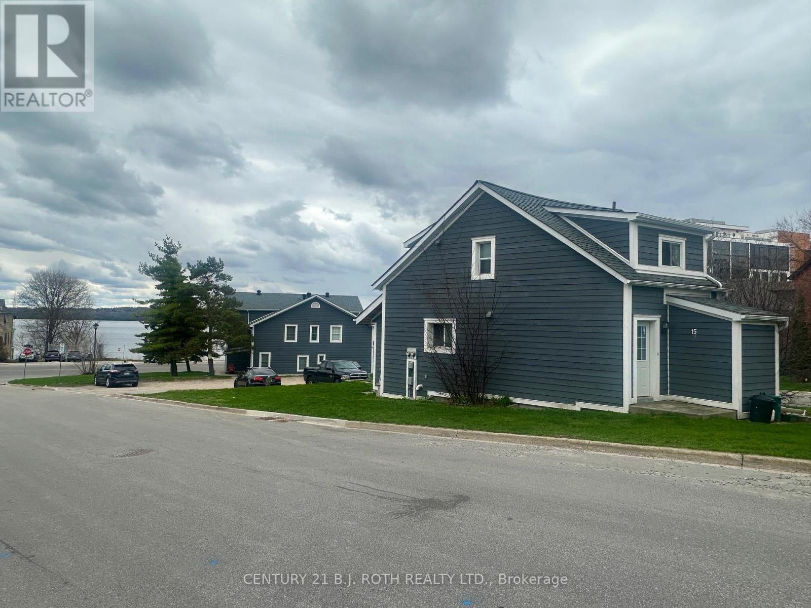 194 Dunlop Street E, Barrie, ON - Outdoor