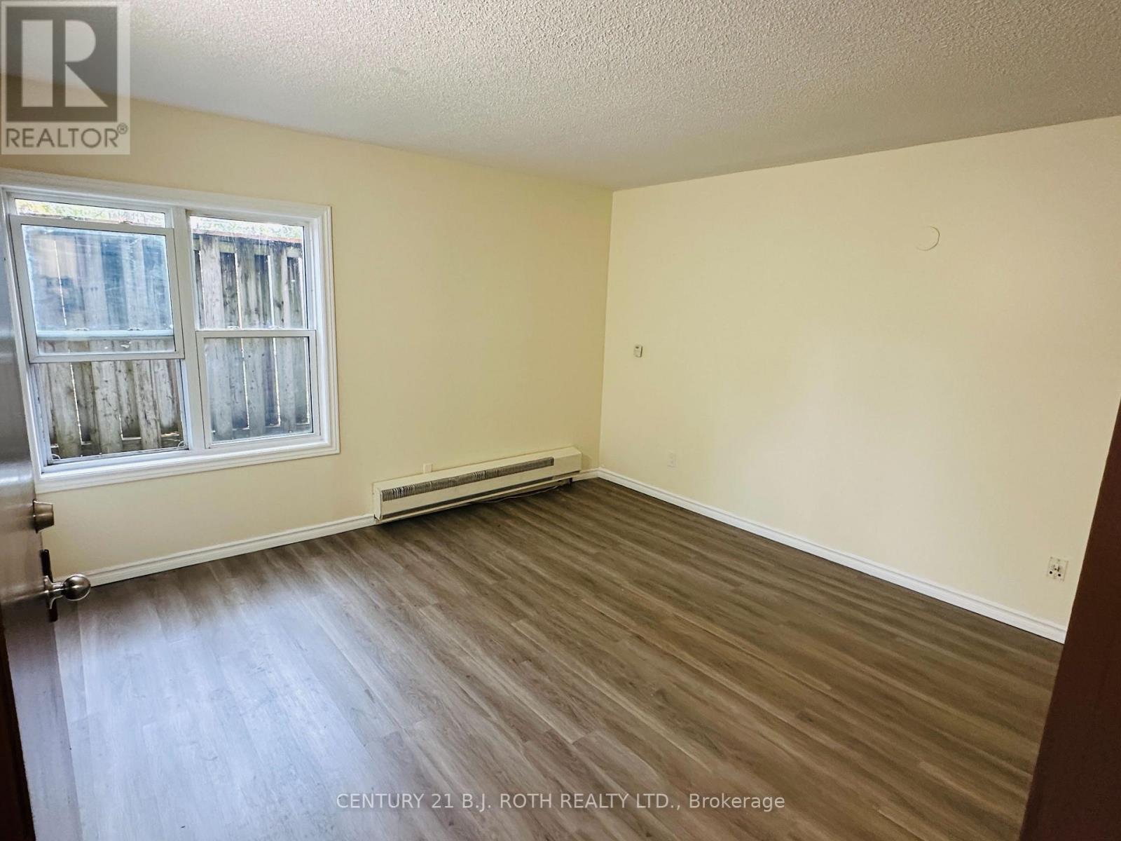 24 North Street N, Barrie, ON - Indoor Photo Showing Other Room