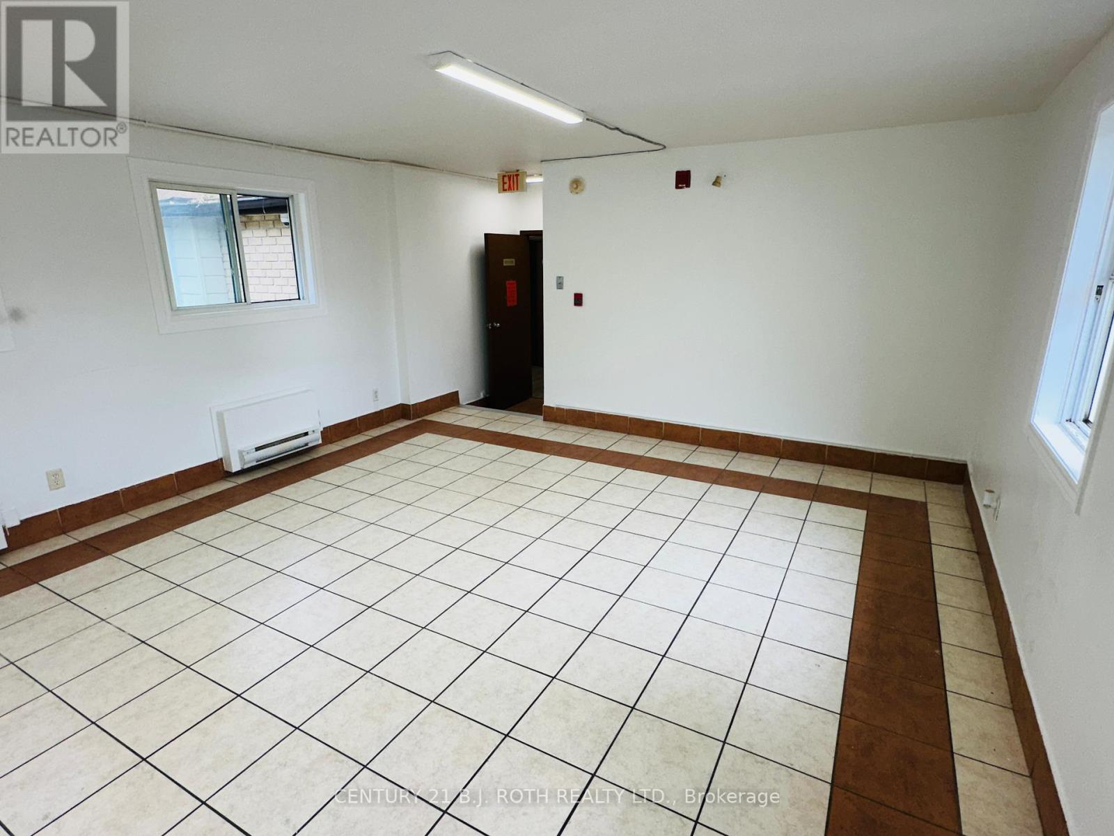 24 North Street N, Barrie, ON - Indoor Photo Showing Other Room