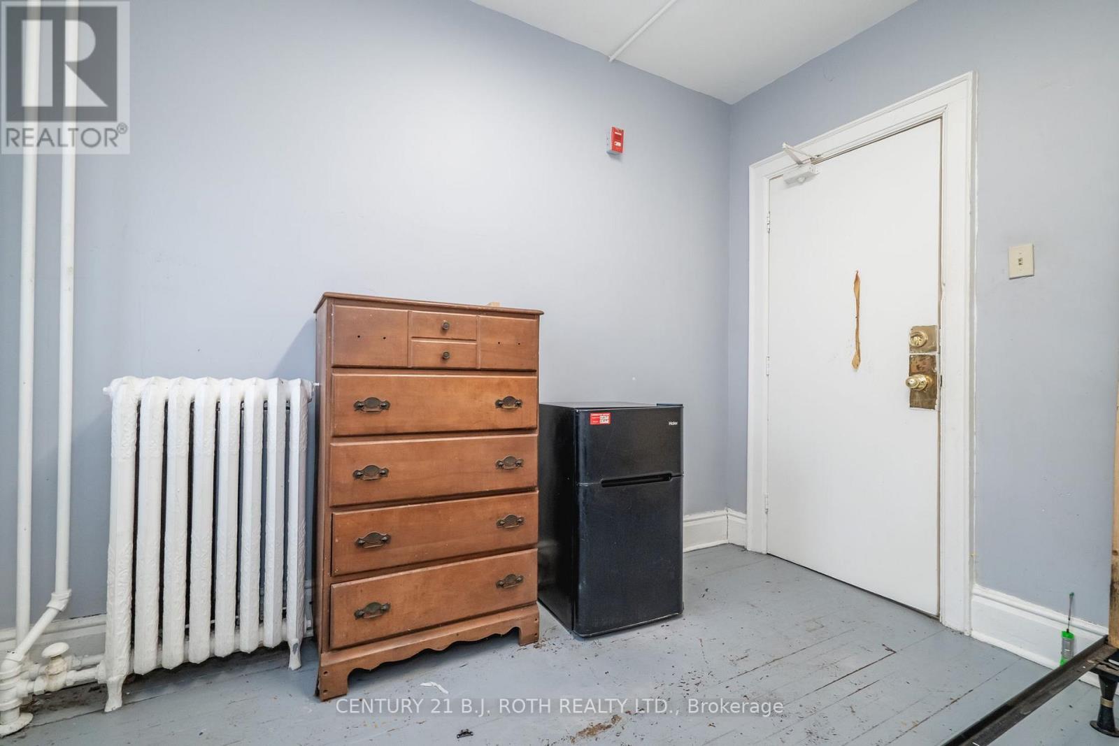 63 Mcdonald Street, Barrie, ON - Indoor