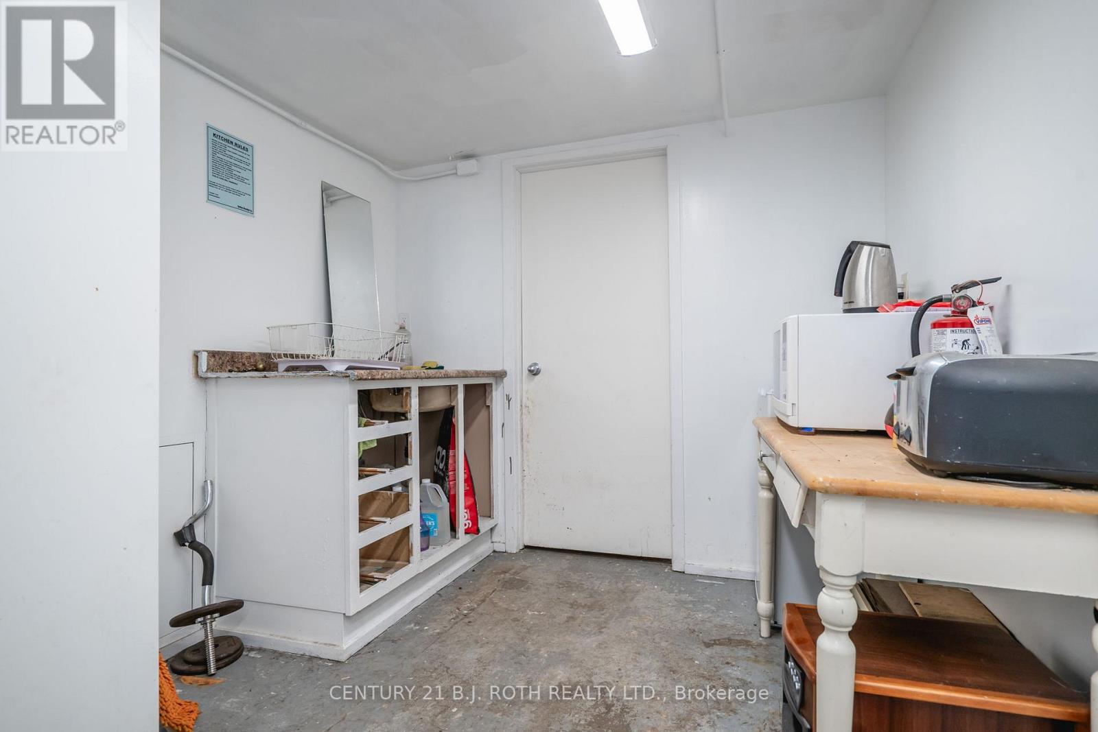 63 Mcdonald Street, Barrie, ON - Indoor