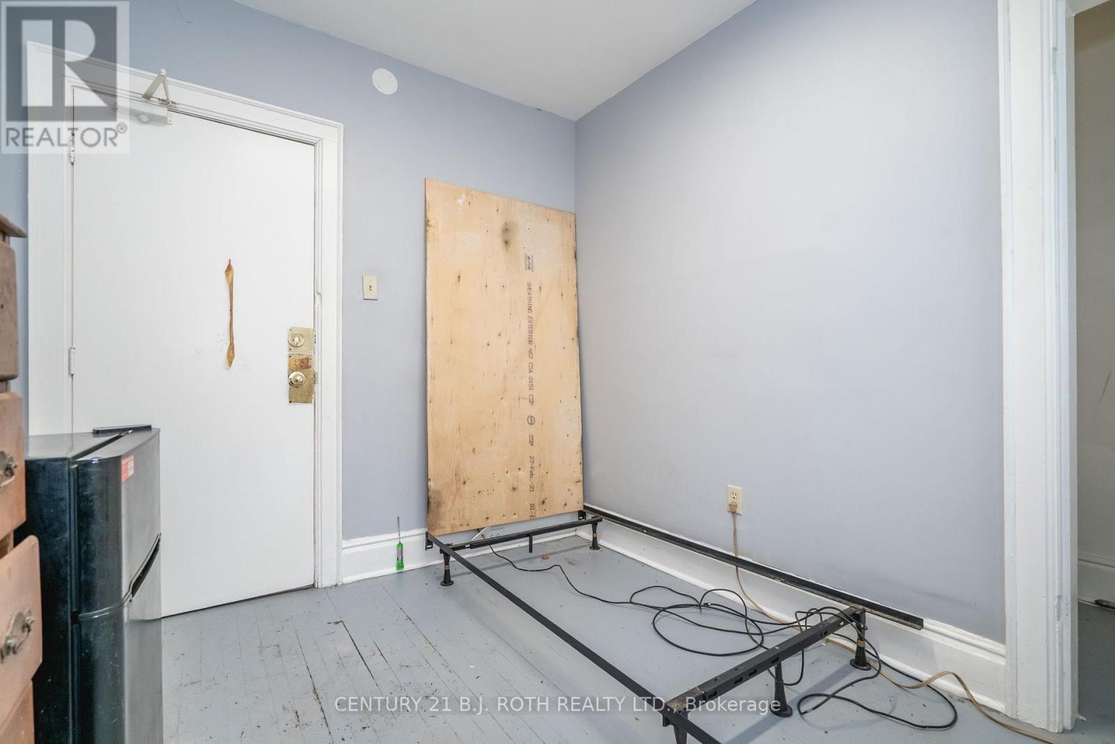 63 Mcdonald Street, Barrie, ON - Indoor Photo Showing Other Room