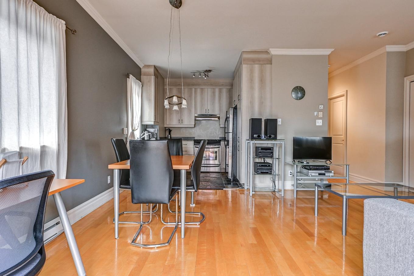 Salle à manger - 683 Rue St-Timothée, Montréal (Ville-Marie), QC - Indoor Photo Showing Dining Room