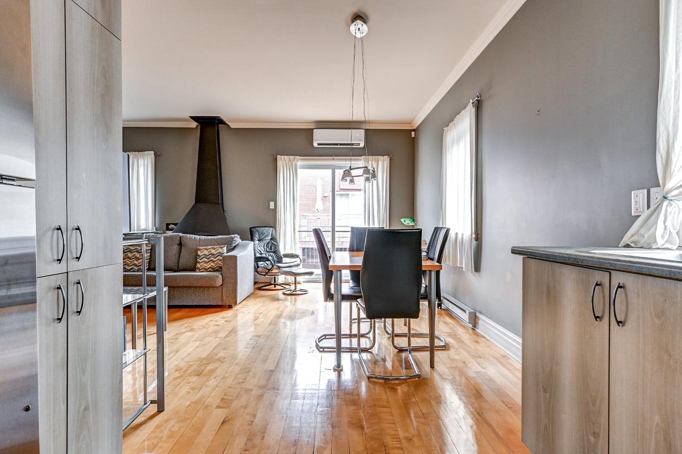 Salle à manger - 683 Rue St-Timothée, Montréal (Ville-Marie), QC - Indoor Photo Showing Dining Room