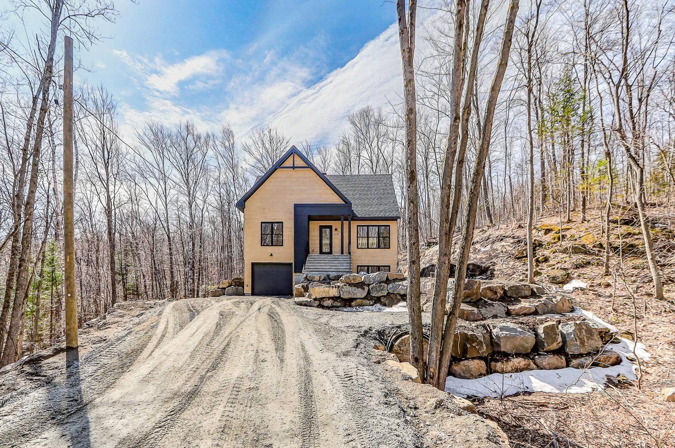 Façade - 118 Ch. Des Quatorze-Îles, Saint-Hippolyte, QC - Outdoor