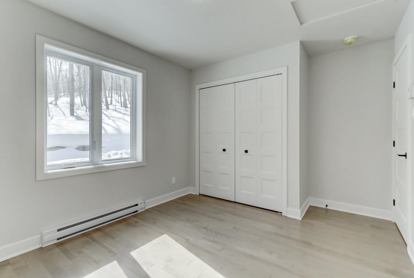 Chambre à coucher - 118 Ch. Des Quatorze-Îles, Saint-Hippolyte, QC - Indoor Photo Showing Other Room