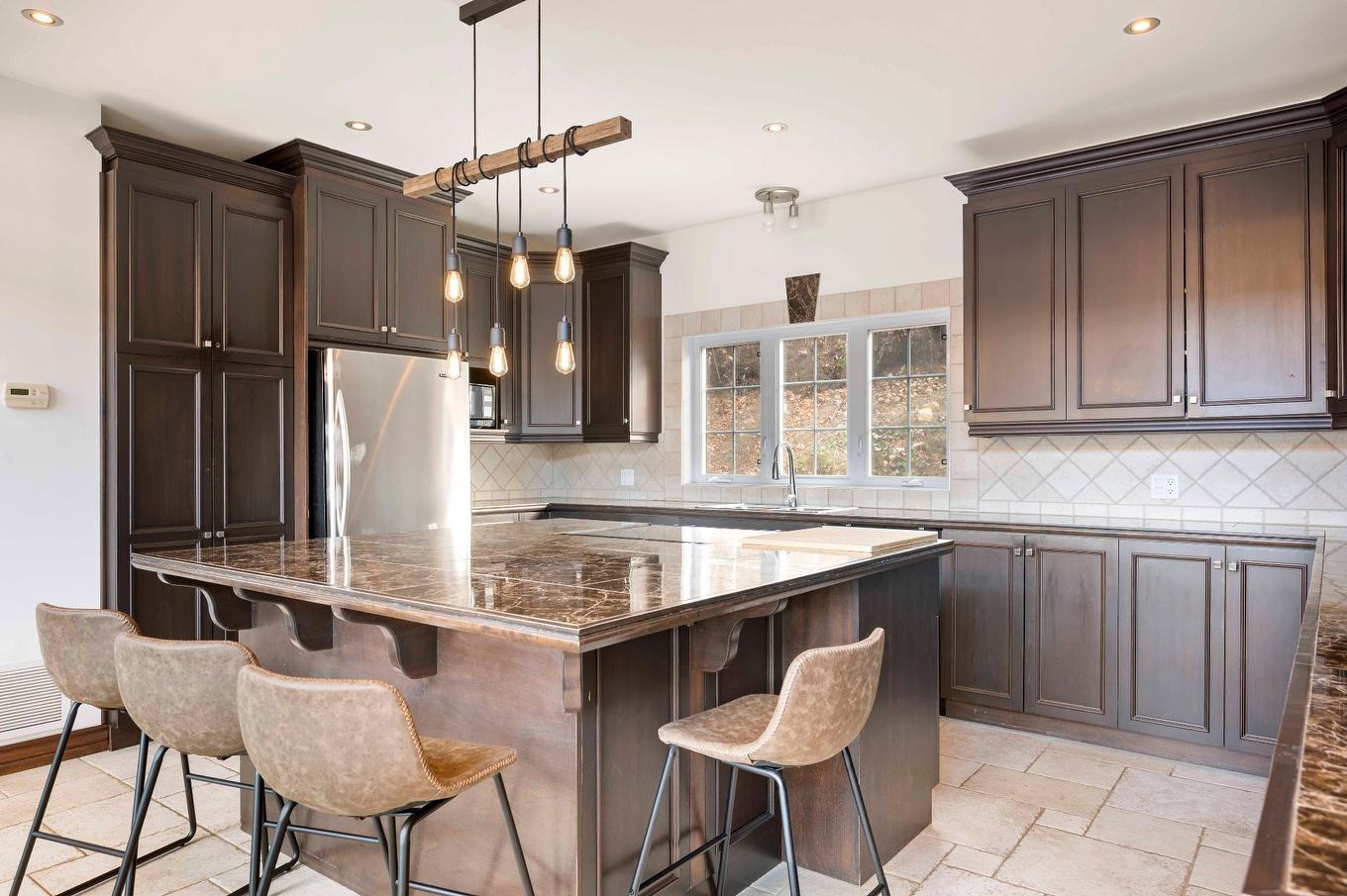Cuisine - 132 Ch. Du Domaine-Pépin, Amherst, QC - Indoor Photo Showing Kitchen With Upgraded Kitchen