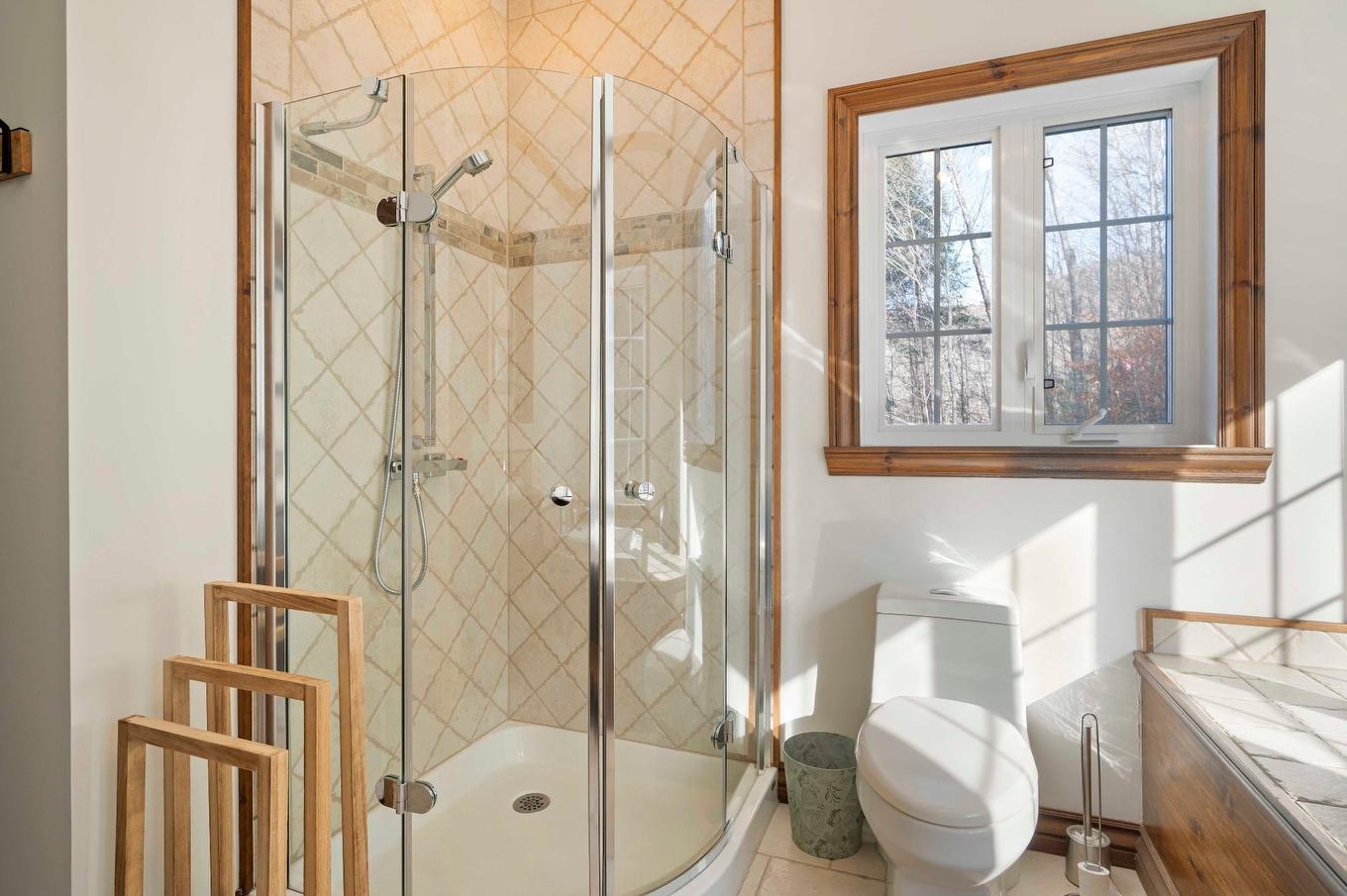 Salle de bains - 132 Ch. Du Domaine-Pépin, Amherst, QC - Indoor Photo Showing Bathroom