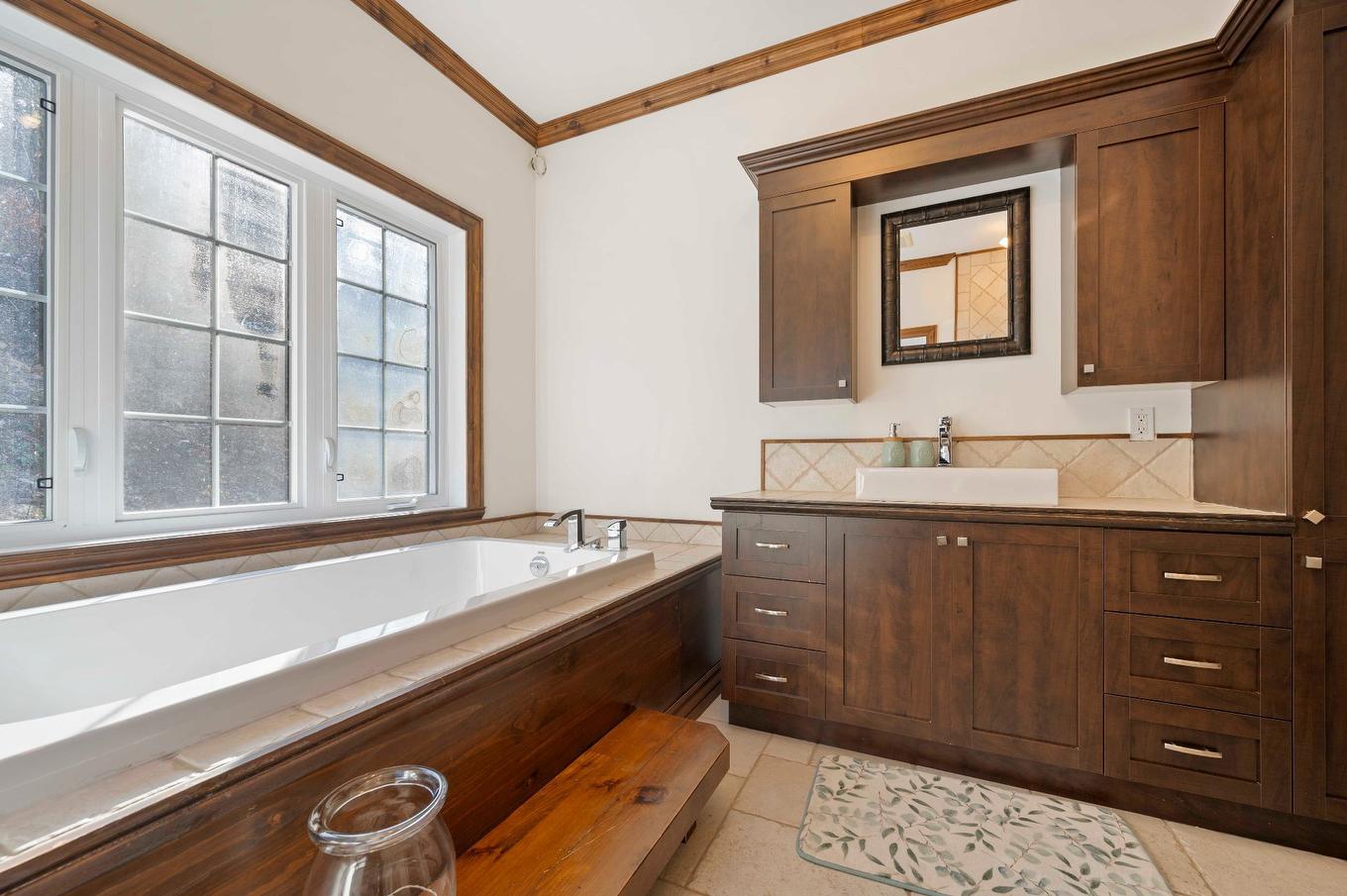 Salle de bains - 132 Ch. Du Domaine-Pépin, Amherst, QC - Indoor Photo Showing Bathroom