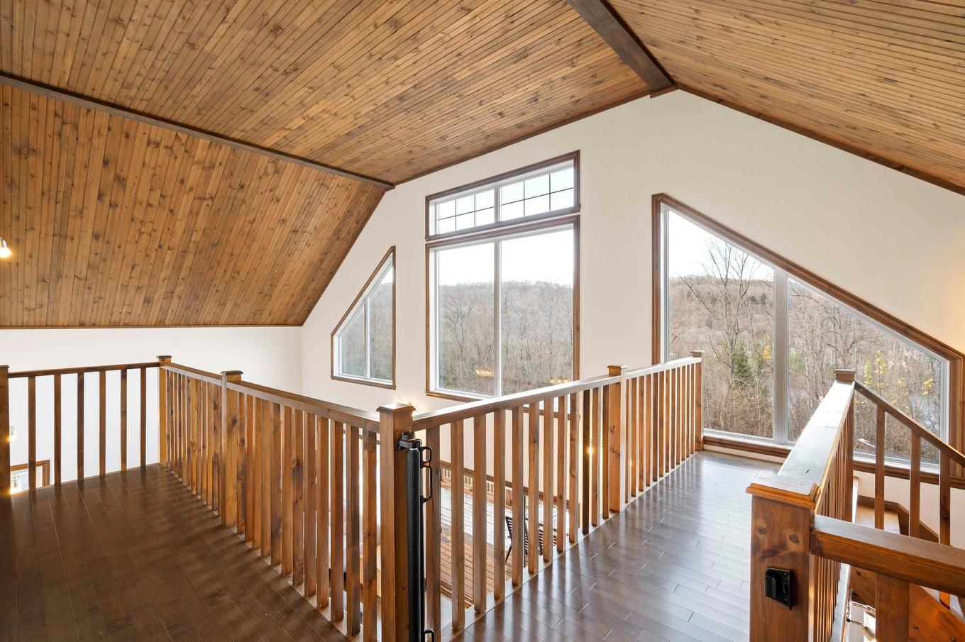 Corridor - 132 Ch. Du Domaine-Pépin, Amherst, QC - Indoor Photo Showing Other Room