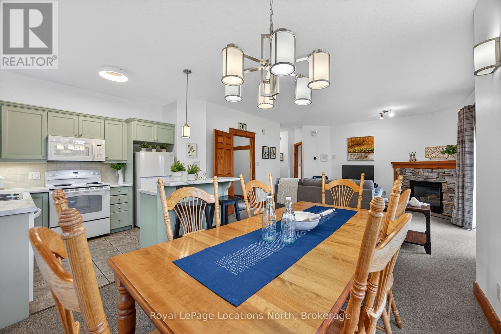 121 - 170 Snowbridge Way, Blue Mountains, ON - Indoor Photo Showing Dining Room