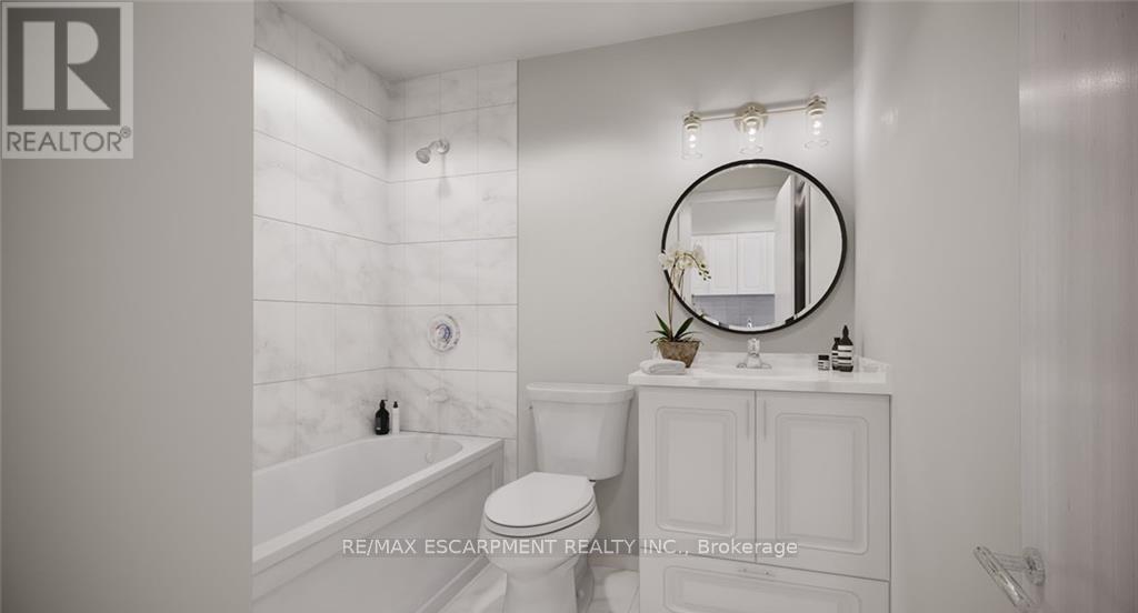 1202 - 461 Green Road, Hamilton, ON - Indoor Photo Showing Bathroom