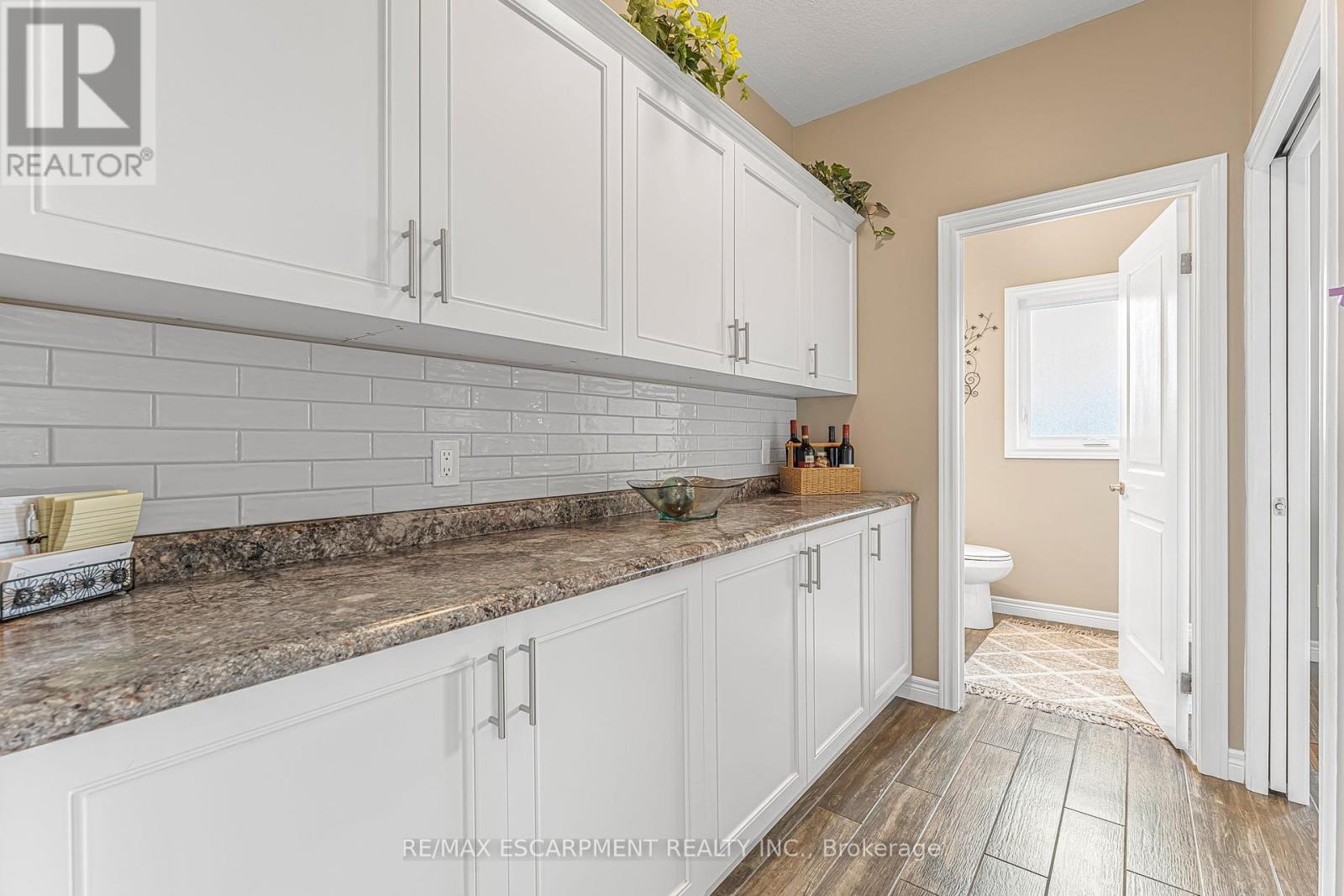 3 Silverthorne Court, Haldimand, ON - Indoor Photo Showing Kitchen