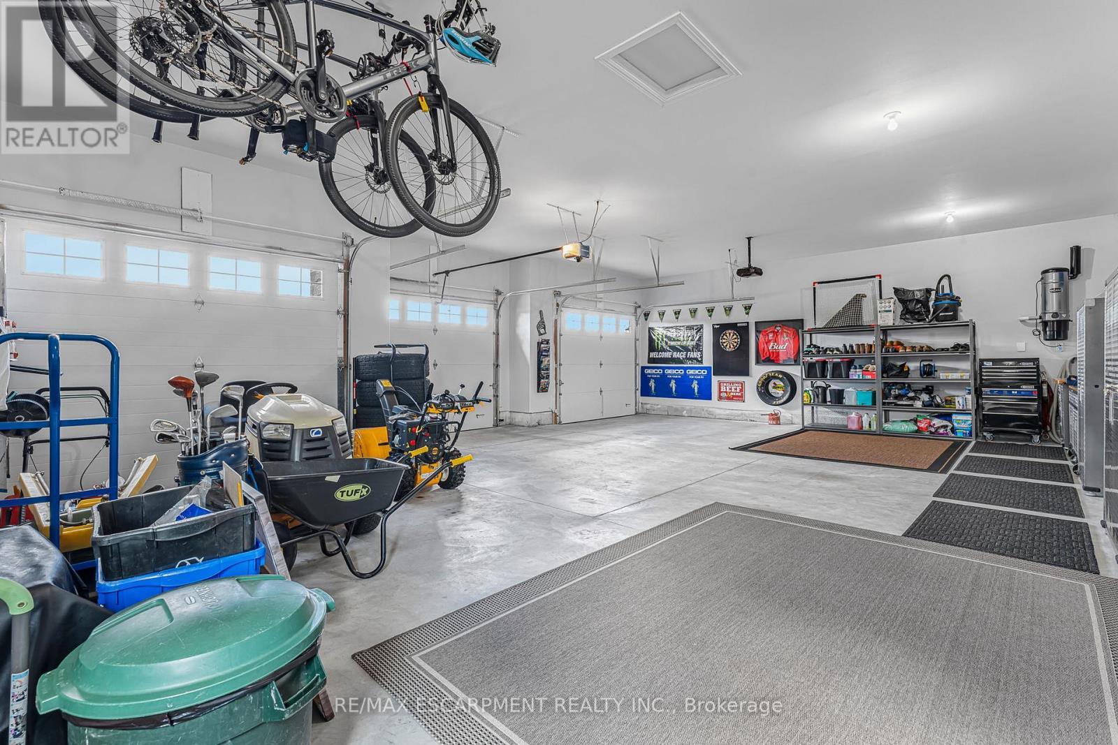 3 Silverthorne Court, Haldimand, ON - Indoor Photo Showing Garage