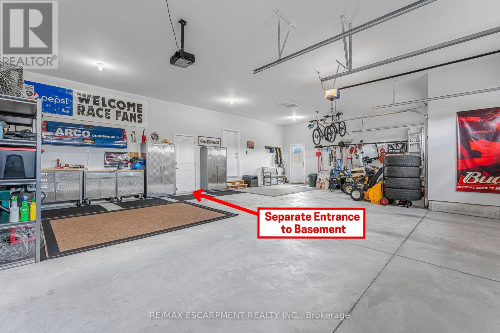 3 Silverthorne Court, Haldimand, ON - Indoor Photo Showing Garage