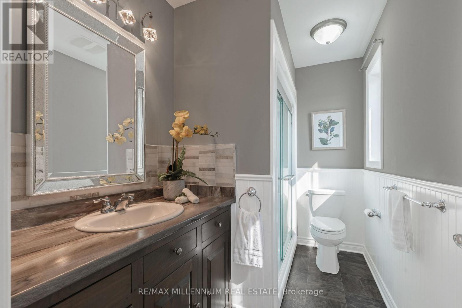 365 Beech Street, Lucan Biddulph, ON - Indoor Photo Showing Bathroom