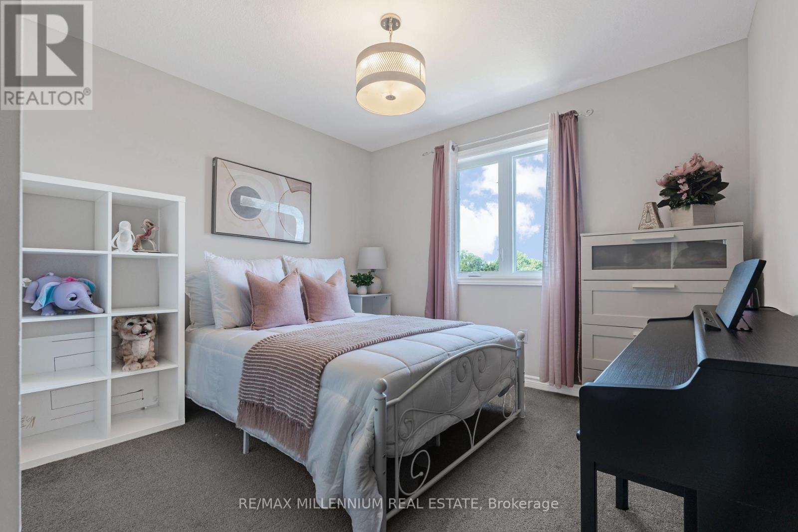 365 Beech Street, Lucan Biddulph, ON - Indoor Photo Showing Bedroom