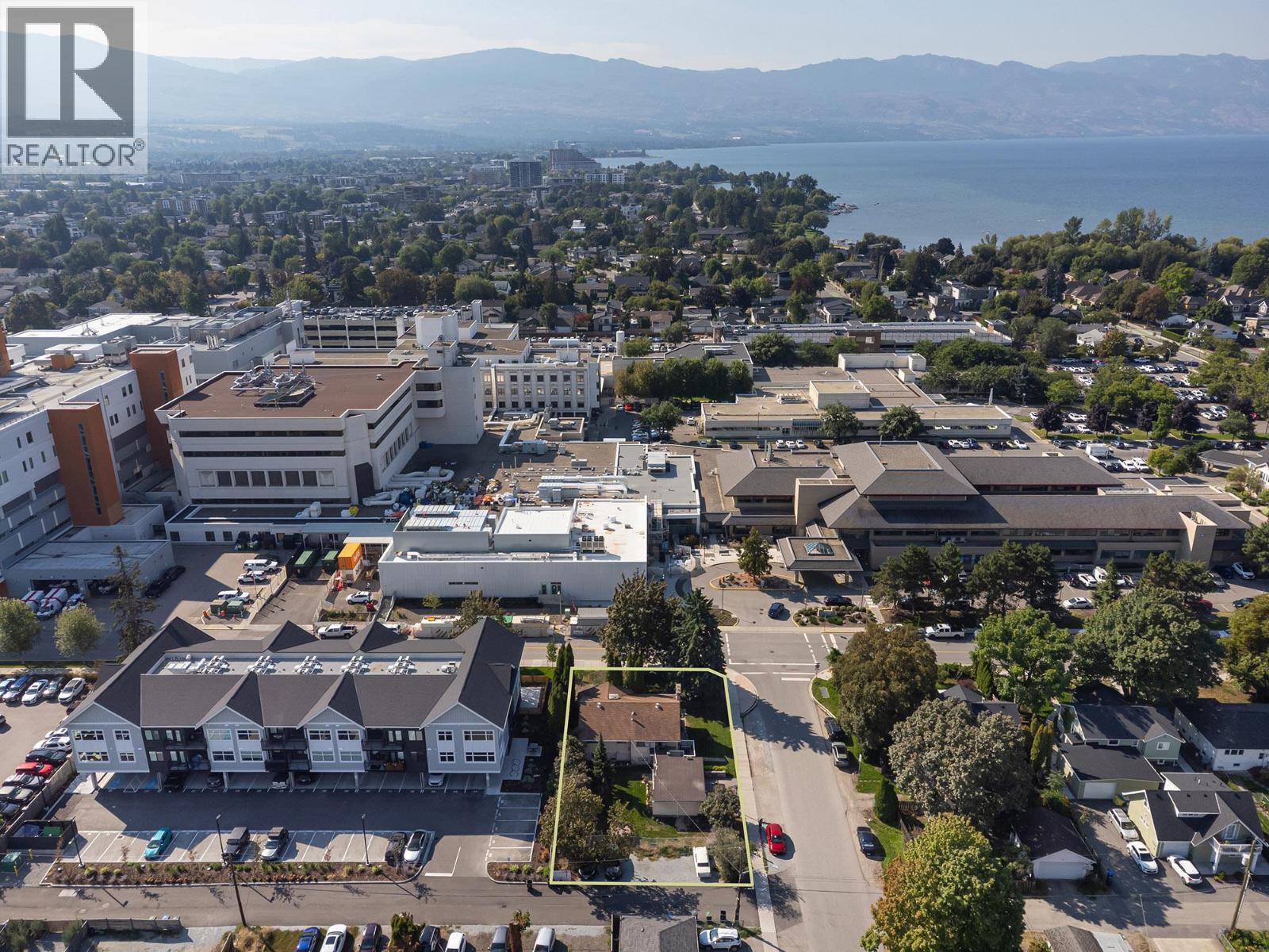 408 Royal Avenue, Kelowna, BC - Outdoor With View