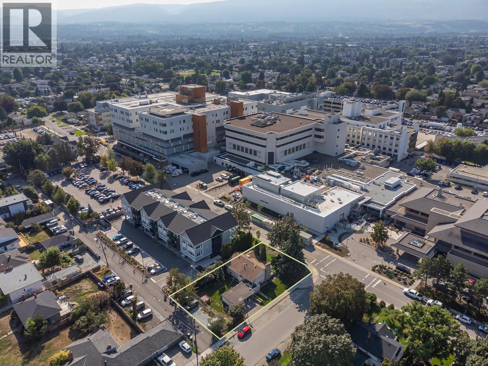 408 Royal Avenue, Kelowna, BC - Outdoor With View
