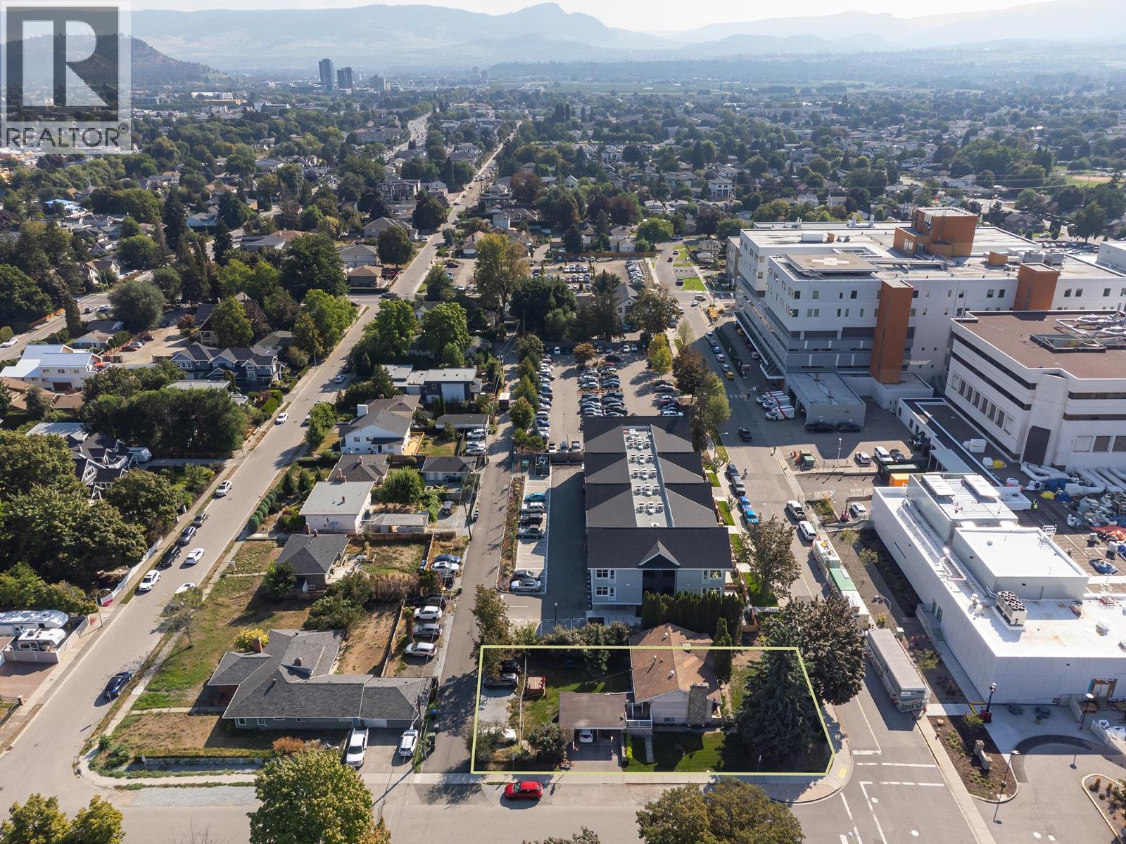 408 Royal Avenue, Kelowna, BC - Outdoor With View