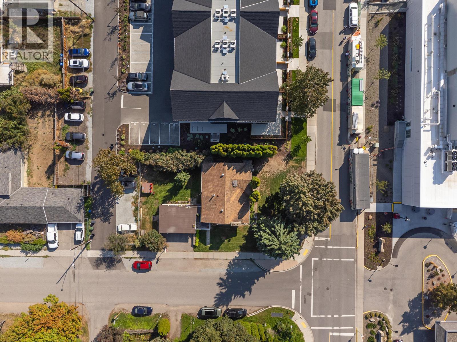 408 Royal Avenue, Kelowna, BC - Outdoor