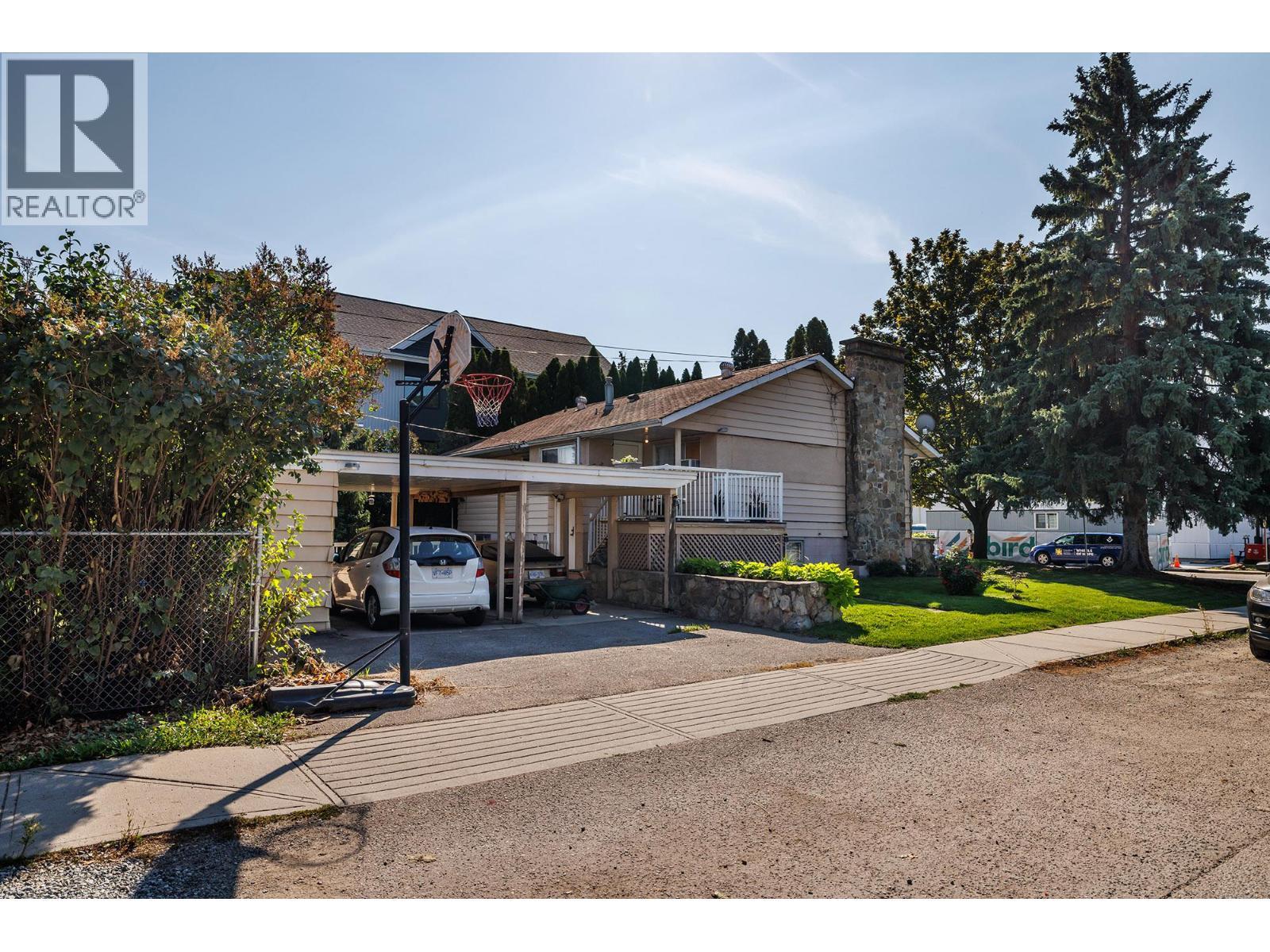 408 Royal Avenue, Kelowna, BC - Outdoor