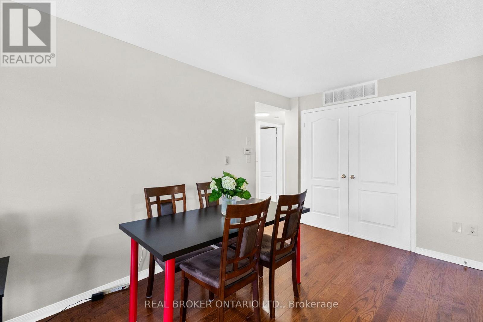 27 - 649E Warden Avenue, Toronto, ON - Indoor Photo Showing Dining Room