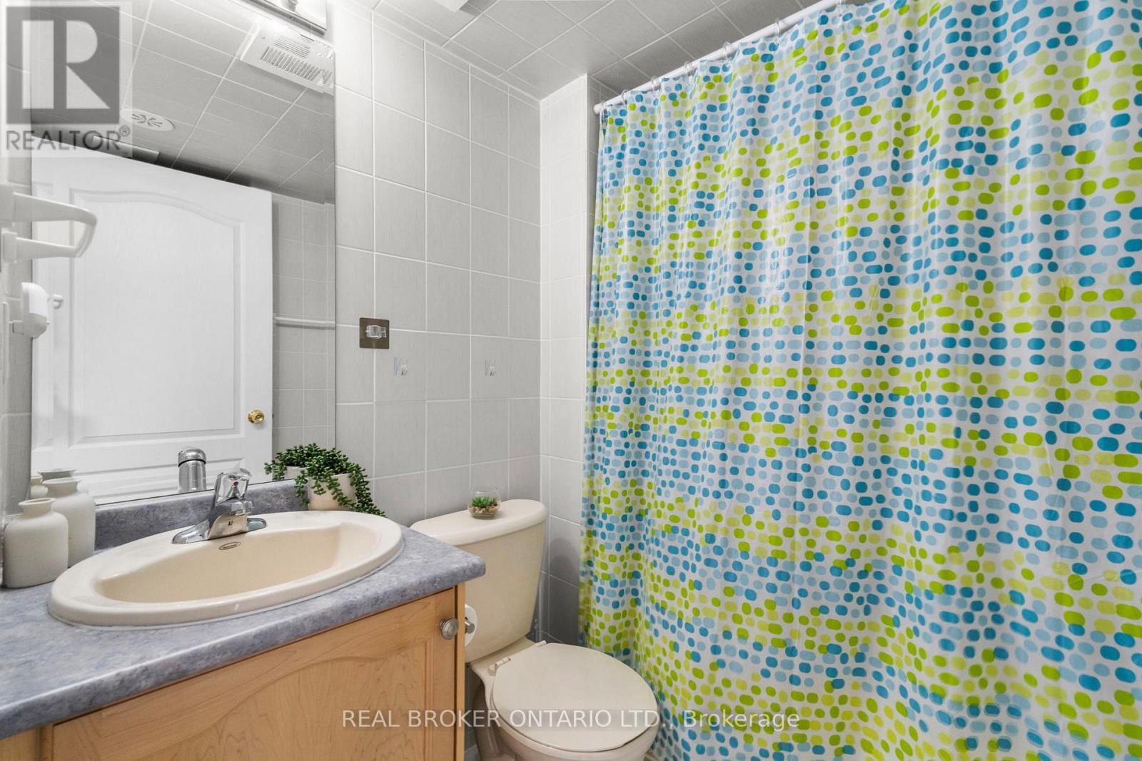 27 - 649E Warden Avenue, Toronto, ON - Indoor Photo Showing Bathroom