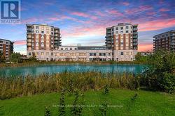 418 - 420 WILLIAM GRAHAM DRIVE Aurora, ON L4G 1X4