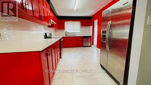 102 Northover Street, Toronto, ON - Indoor Photo Showing Other Room