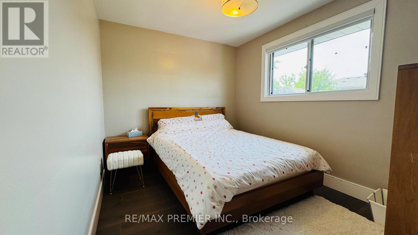102 Northover Street, Toronto, ON - Indoor Photo Showing Bedroom