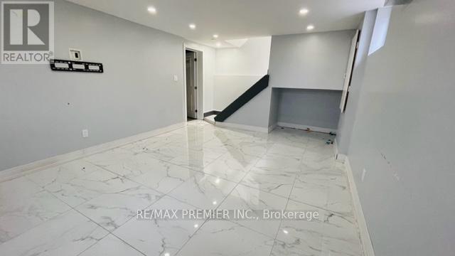 102 Northover Street, Toronto, ON - Photo Showing Other Room