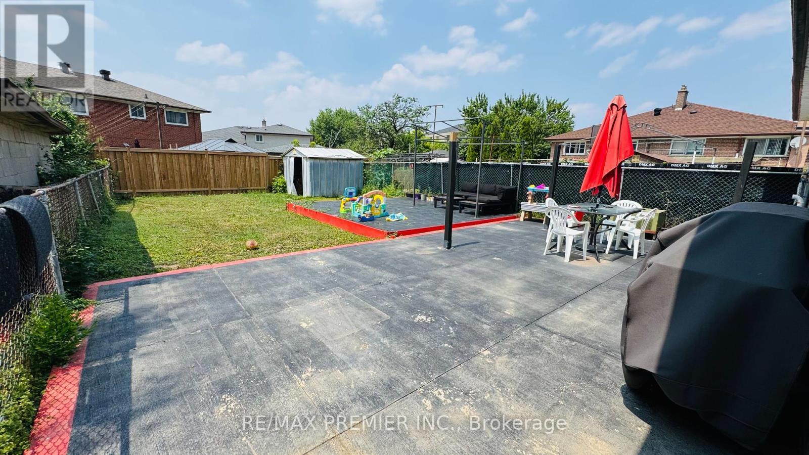 102 Northover Street, Toronto, ON - Outdoor