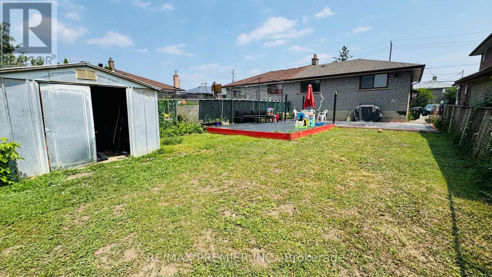 102 Northover Street, Toronto, ON - Outdoor